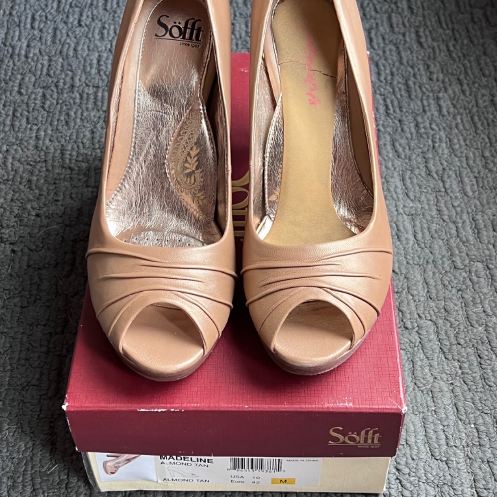 Shoes - Picture 3 of 3
